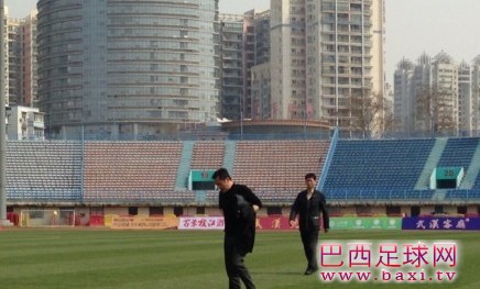 郑雄考察场地.jpg