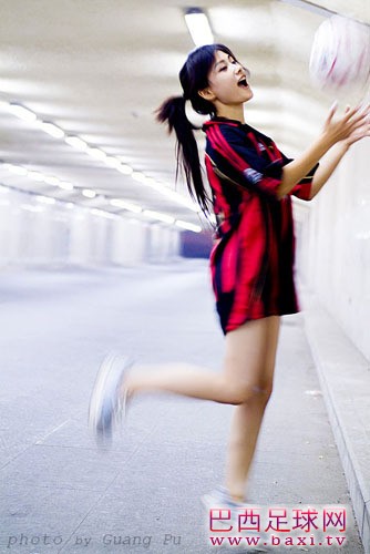 ac米兰女球迷7.jpg