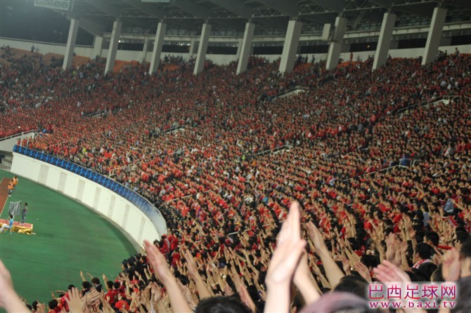 继续上图展示恒大球迷方阵的风采1.jpg