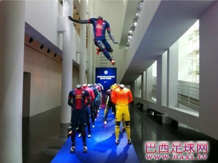 巴萨官方发布新赛季球衣1.jpg