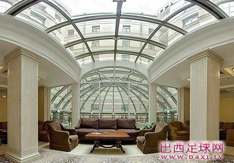 欧洲杯惊现间谍战 英格兰中招被对手连砍两刀2.jpg
