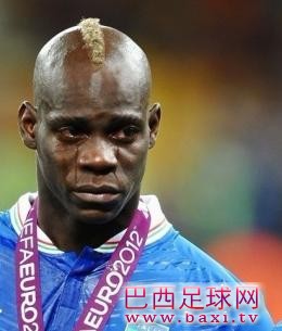 巴神：曼城球迷总是支持我，我不离开.jpg