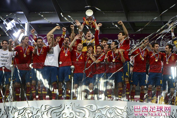 欧洲杯奖金榜：西班牙2300万欧创纪录 荷兰垫底.jpg