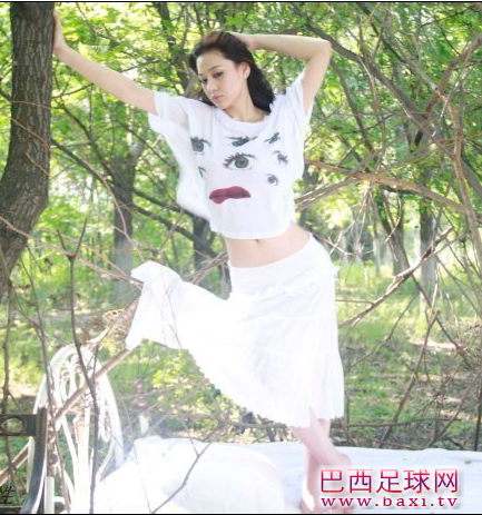 足球宝贝张馨予图片