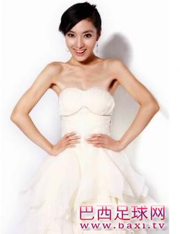 杜威女友何卿照片.jpg