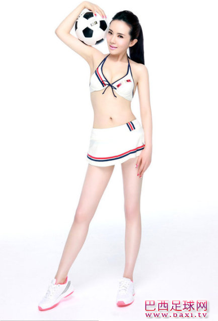 双美足球宝贝野性唯美碰撞火花9.png