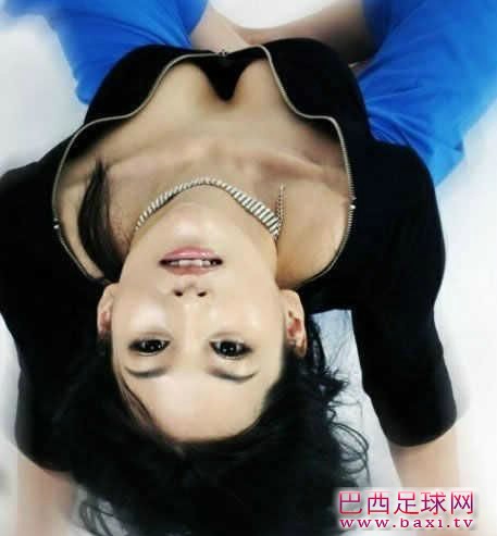 双美足球宝贝野性唯美碰撞火花10.jpeg