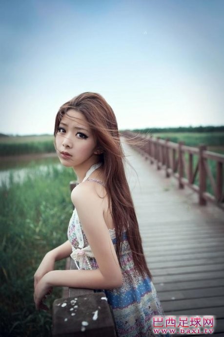 足球宝贝变身百变魔女私家照4.jpeg