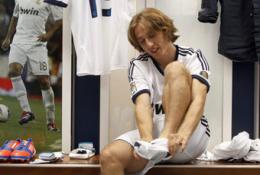 莫德里奇已完成注册，可以出战巴萨