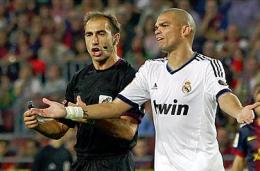 佩佩：若要表现出痛苦，前提是真的受伤