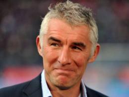 斯洛姆卡：我经常与赫内斯通电话