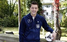 阿斯报：拜仁将加入厄齐尔争夺战