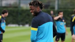 宋：布斯克茨最佳之一，喜欢他踢球方式