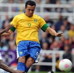 星报：阿森纳欲1月截胡热刺猎物达米昂