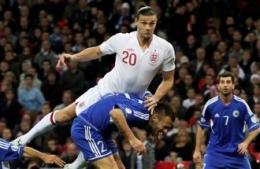 波兰传奇：我8岁的孙子都比卡罗尔强 