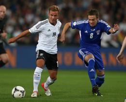 格策大腿受伤缺席鲁尔德比