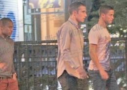 范佩西应邀参加派对，20名妓女现场助兴