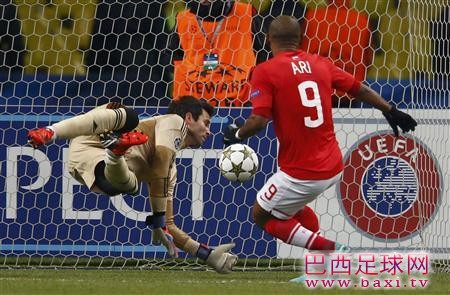 对手乌龙送大礼！莫斯科斯巴达2-1本菲卡