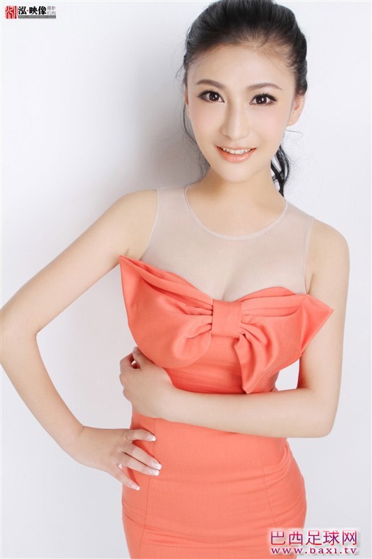 郑邱芊变身足球宝贝29.jpg