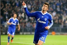 德国杯：亨特拉尔替补建功，沙尔克4-0胜