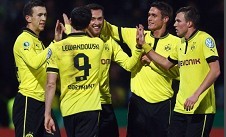 胡梅尔斯格策建功，多特客场4-1胜弱旅