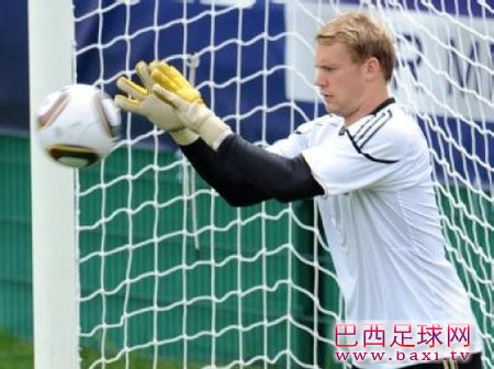 诺伊尔阐述对国家队看法：望注重防守