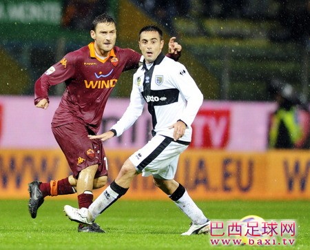 托蒂破门，罗马客场2-3帕尔马