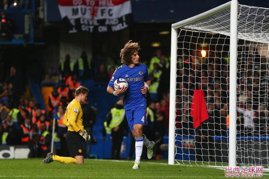 路易斯罚中点球.jpg