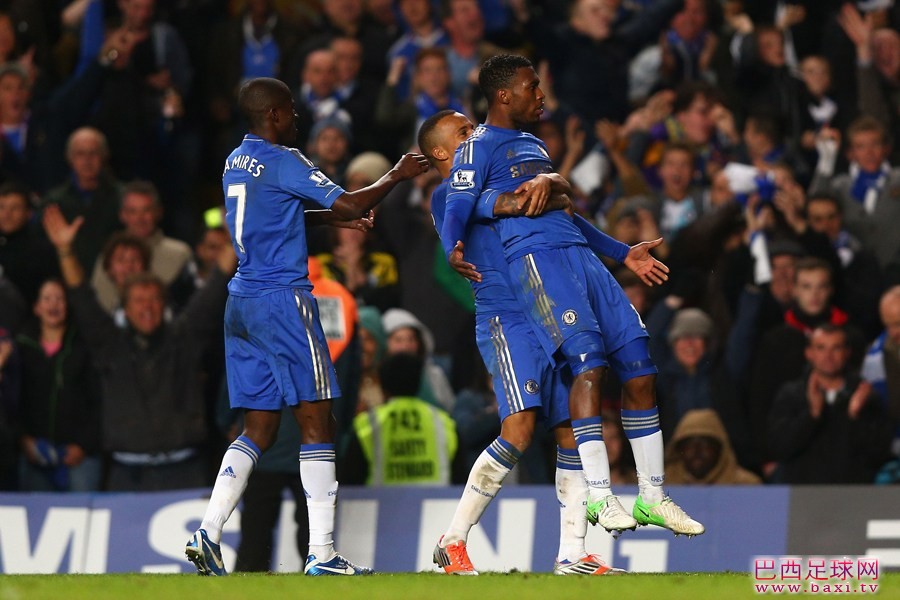 切尔西庆祝进球.jpg