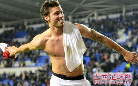 吉鲁抛球衣闹笑话：事后我又把球衣丢回去了