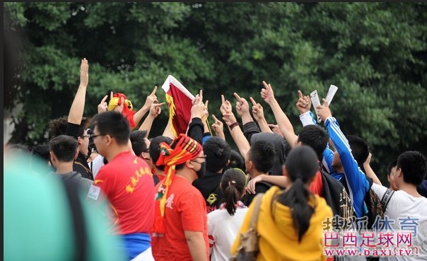 164544v9hi59rvnn8jms8m.jpg