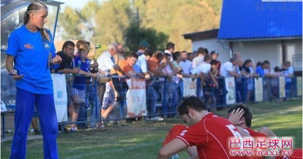 克罗地亚美女教练惊艳欧洲足坛（多图高清无码）