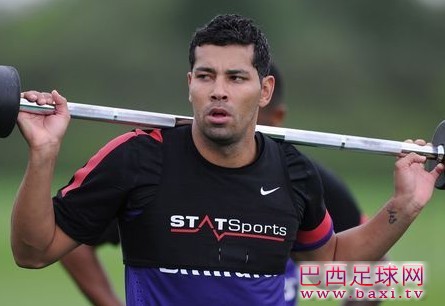 阿森纳左闸为索要球衣道歉：只是巴西传统