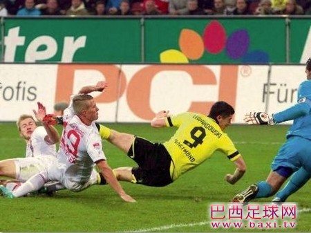 图片报：经纪人想让多特锋霸转会