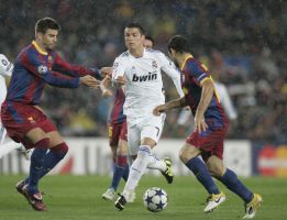 C罗曾抱怨：不喜欢打中锋