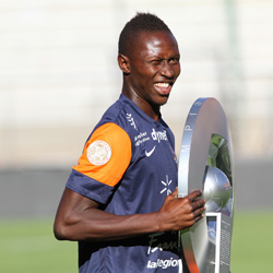 官方：蒙彼利埃与扬加-姆比瓦续约