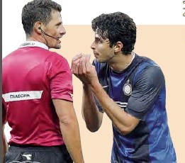 争议主裁怒斥蓝黑将士：你们国米人都闭嘴！