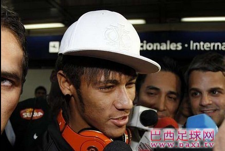 马卡：巴萨或正酝酿签下内马尔