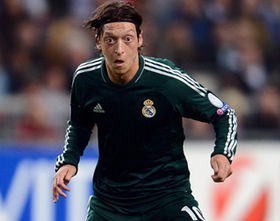 传曼城利用欧冠机会私下接触厄齐尔