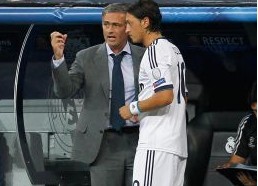 德媒：厄齐尔收到来自曼城的报价