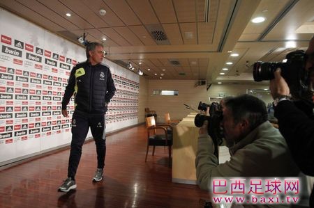 穆帅回应不睦传闻：和主席的事能告诉你？