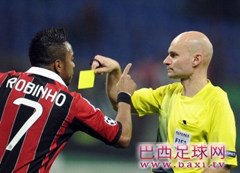 罗比尼奥传射，AC米兰4-2客场逆转都灵