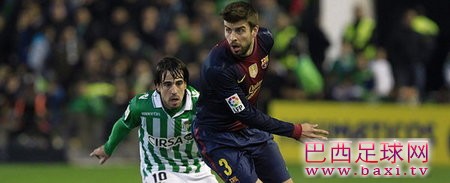 巴萨全队祝贺梅西，皮克：他太神奇了