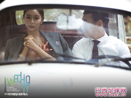 赵源熙和妻子权娜研写真照3.jpg