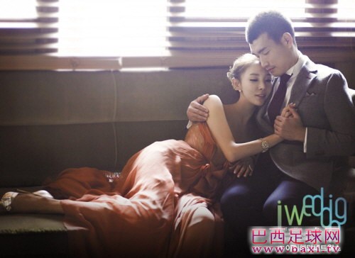 赵源熙和妻子权娜研写真照2.jpg