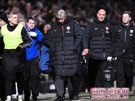 基翁力挺温格和球员：需要更多的时间