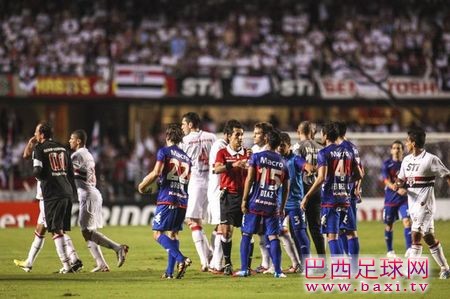 保命要紧！老虎队罢赛称因遭持枪威胁