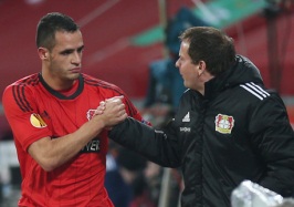 官方：科林蒂安签下勒沃库森中场奥古斯托