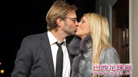 图片报：多特蒙德的圣诞庆典气氛欢乐