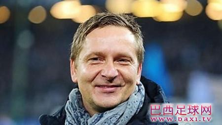 图片报：沙尔克经理黑尔特提前庆祝圣诞